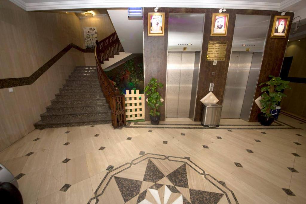 Mariana Hotel lobby and elevators