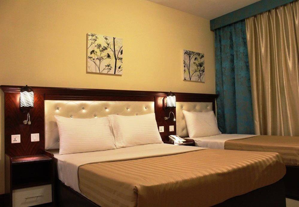 Triple Room at Mariana Hotel